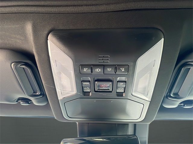 2019 Toyota RAV4 Hybrid XSE photo 25