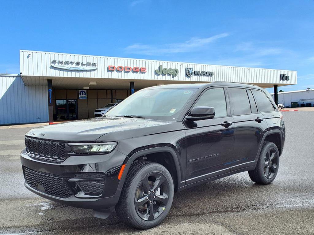 2025 Jeep Grand Cherokee Altitude's photo