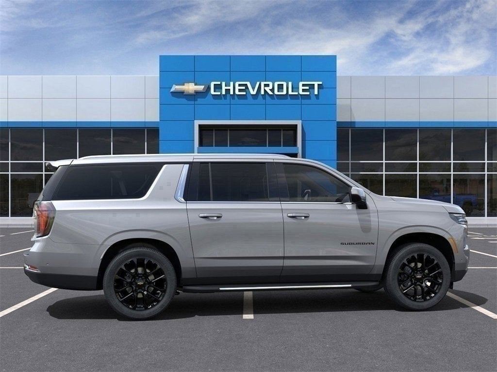 2025 Chevrolet Suburban LS photo 5