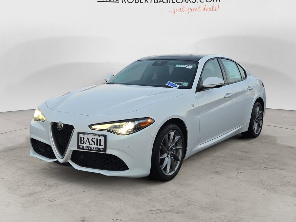 2022 Alfa Romeo Giulia Ti's photo
