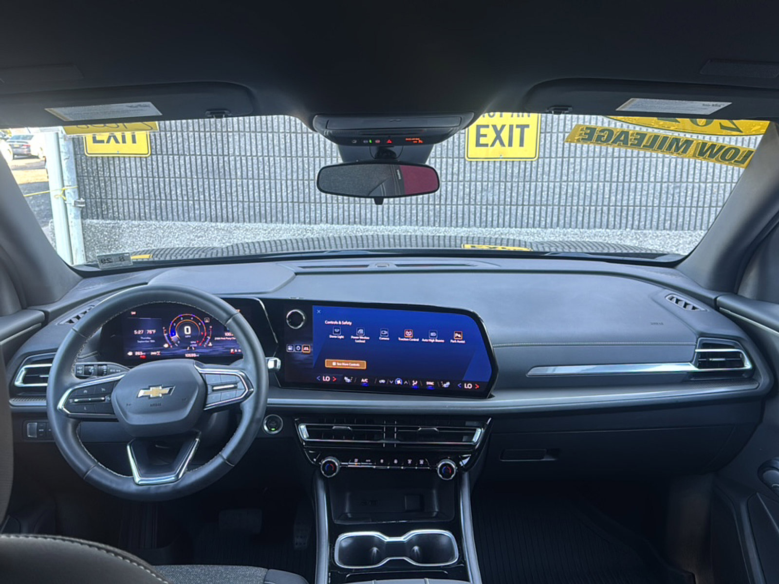 2024 Chevrolet Traverse photo 30