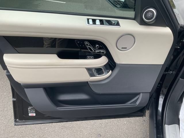2020 Land Rover Range Rover HSE photo 11