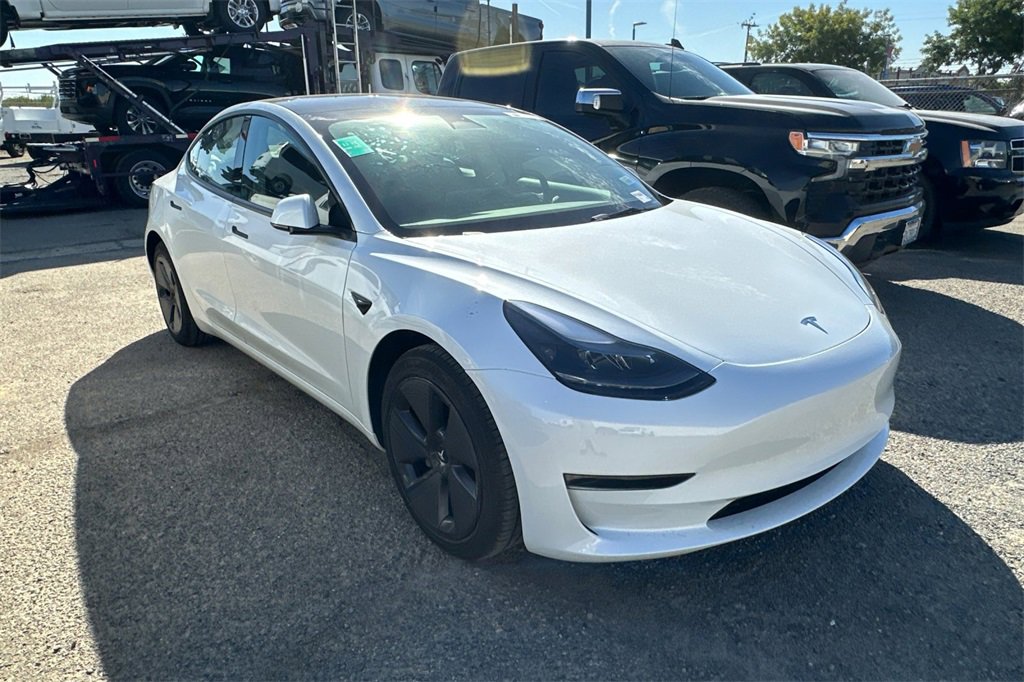 2023 Tesla Model 3 photo 3