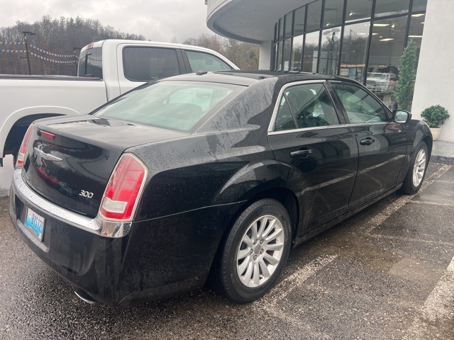 2012 Chrysler 300 Base Limited photo 2