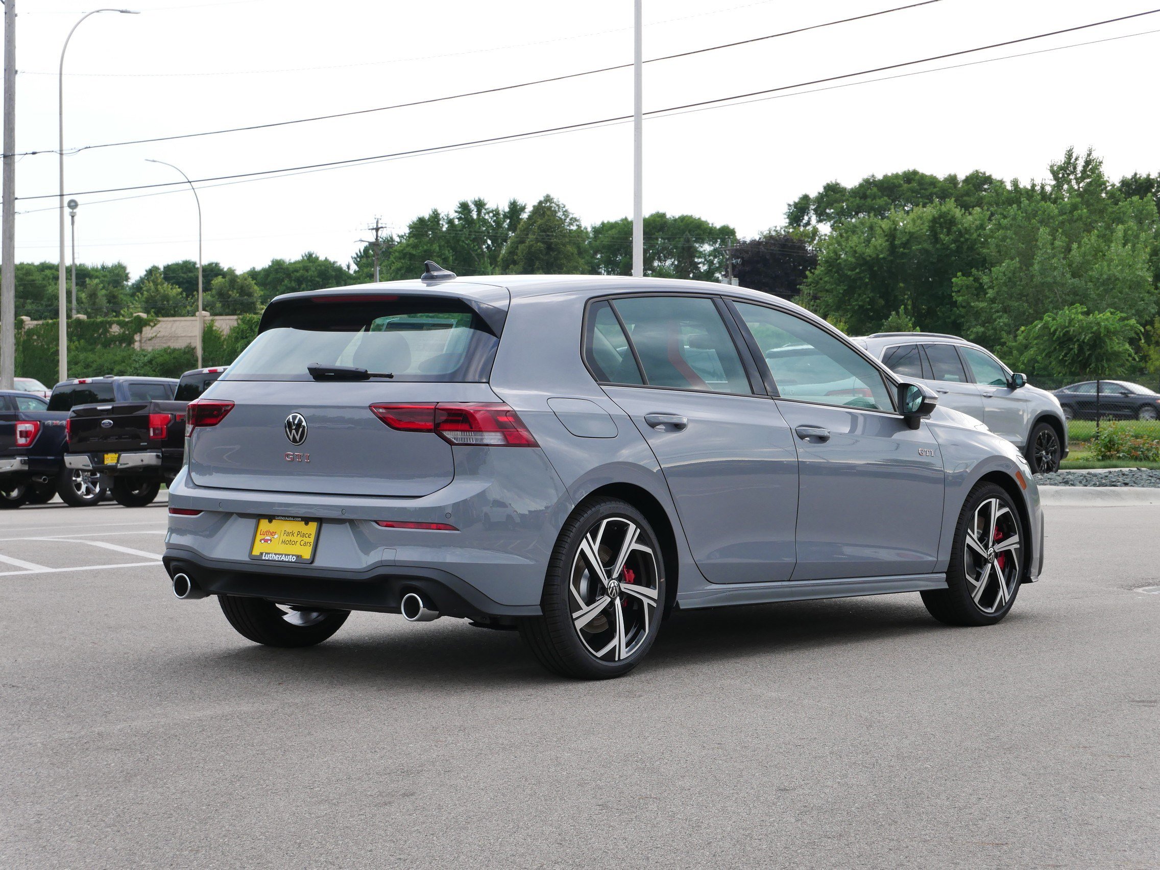 2025 Volkswagen Golf GTI SE photo 2