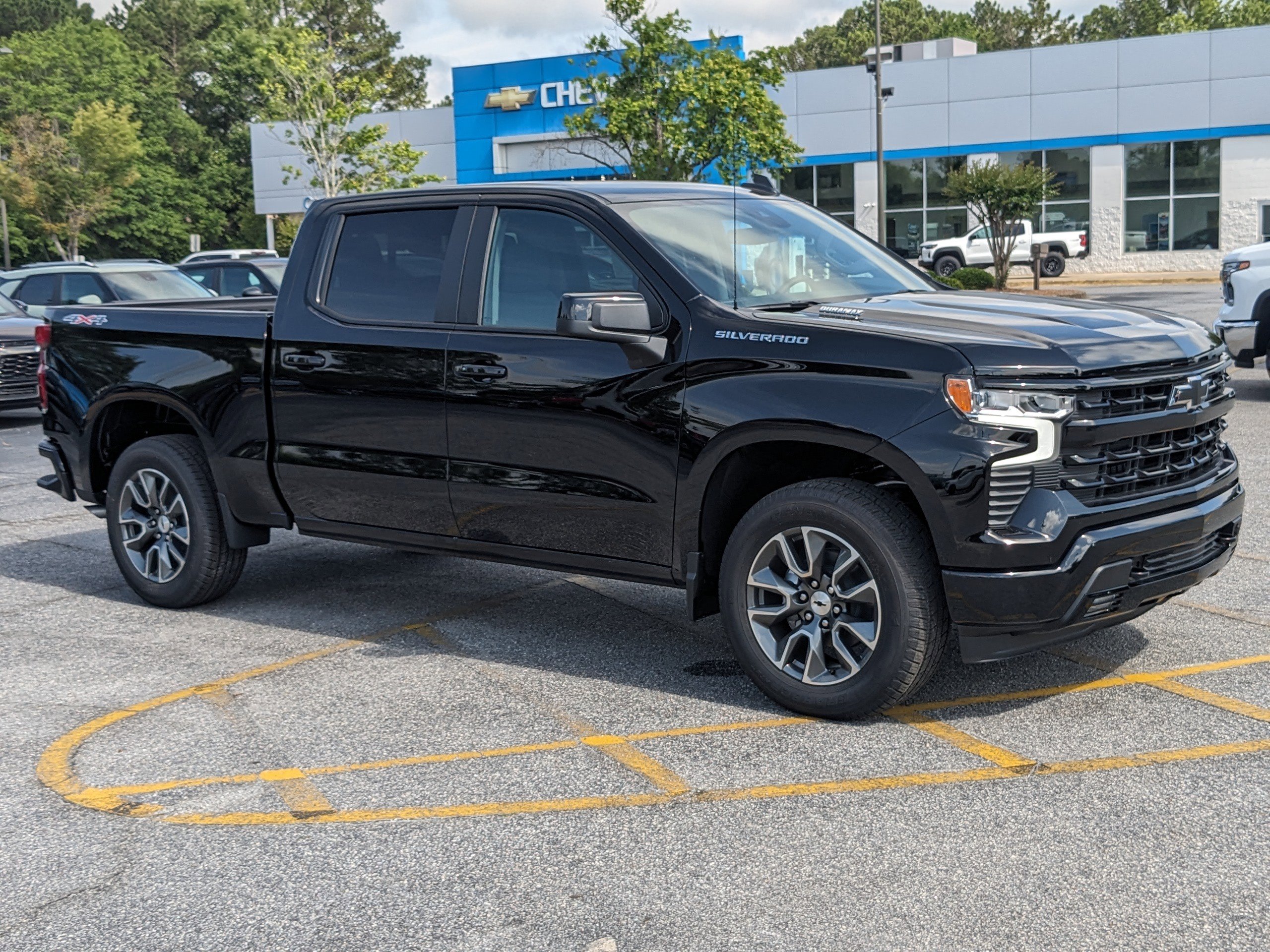 2025 Chevrolet Silverado 1500 RST photo 2