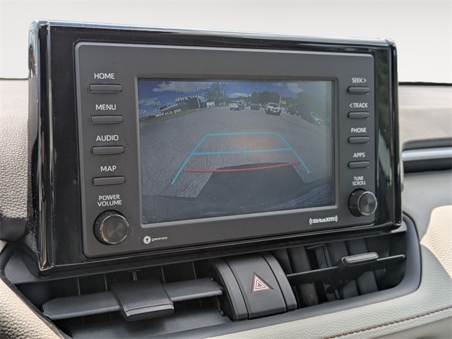 2021 Toyota RAV4 XLE photo 17