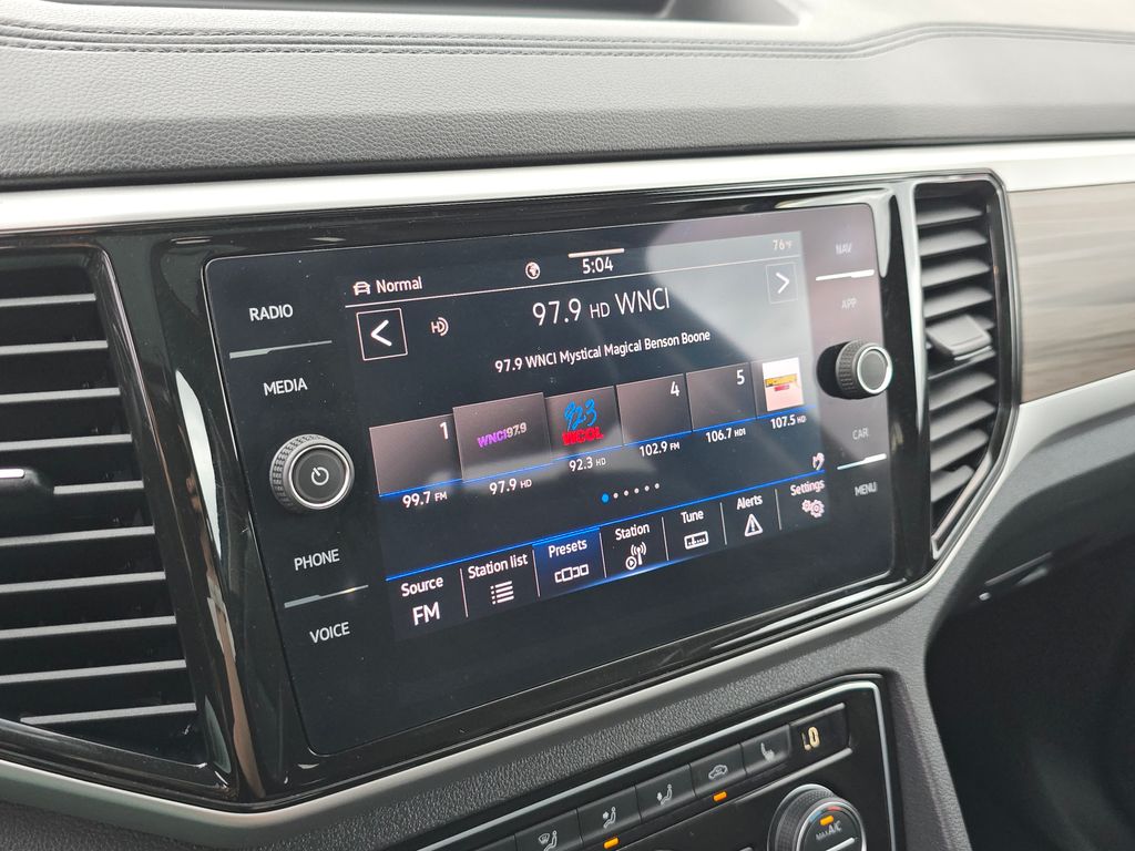 2023 Volkswagen Atlas SEL photo 22