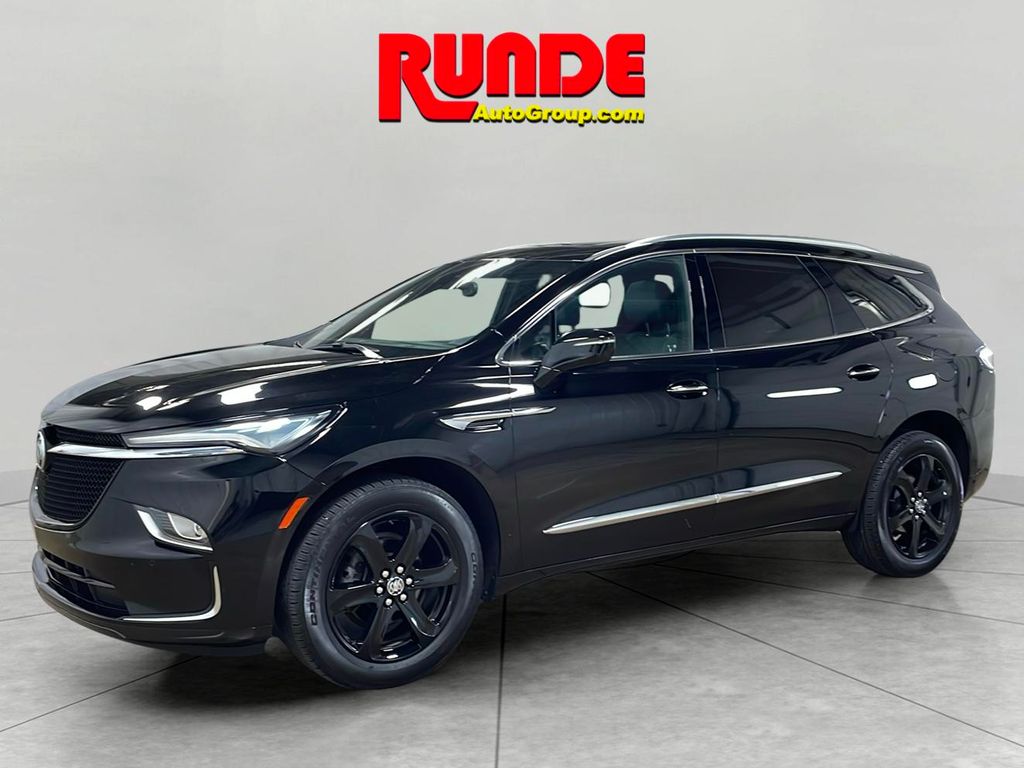 2023 Buick Enclave Essence's photo