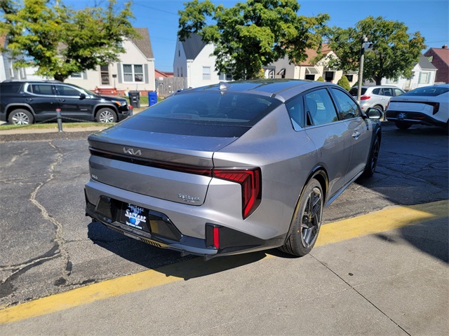 2025 Kia K4 GT-Line photo 3