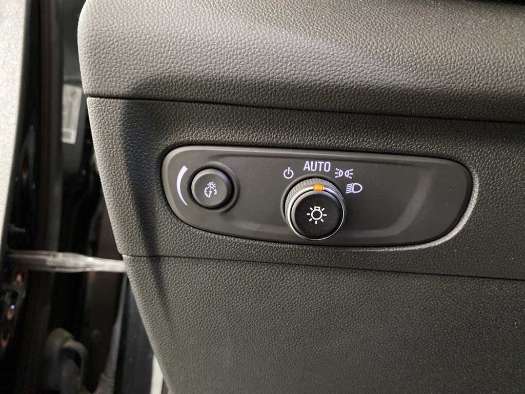 2023 Buick Envision Essence photo 25