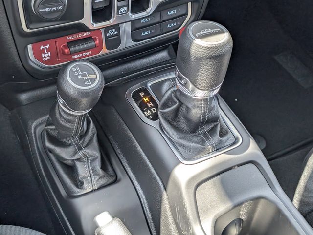 2025 Jeep Gladiator Mojave photo 19