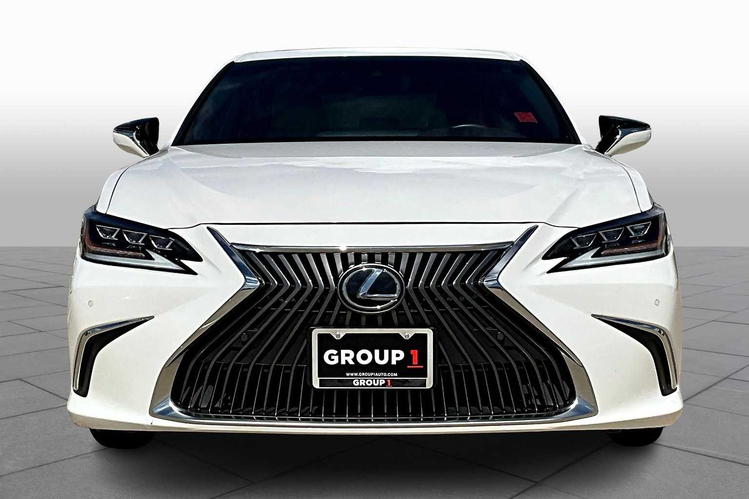 2020 Lexus ES 350 Luxury photo 3