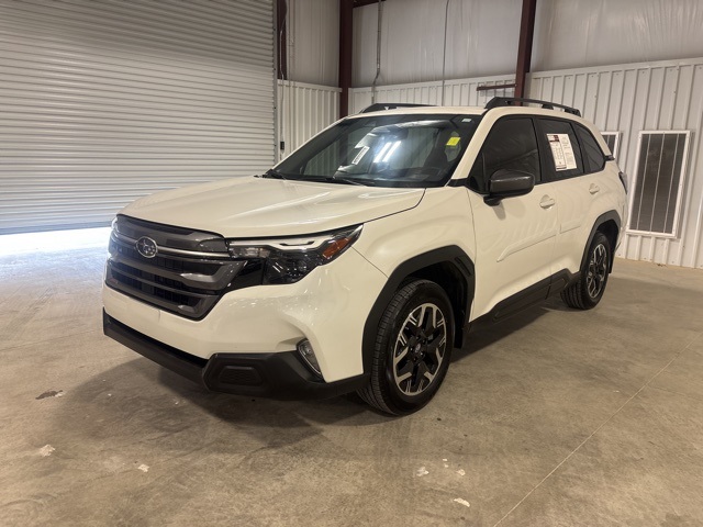 2025 Subaru Forester Premium photo 4