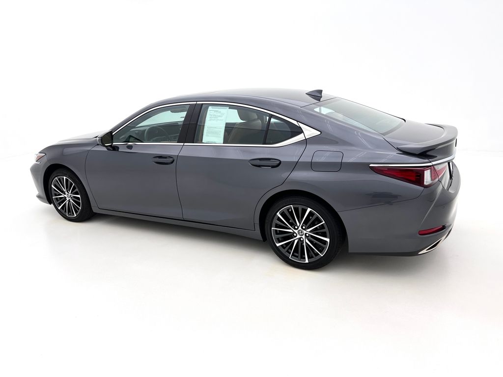2022 Lexus ES 350 photo 11