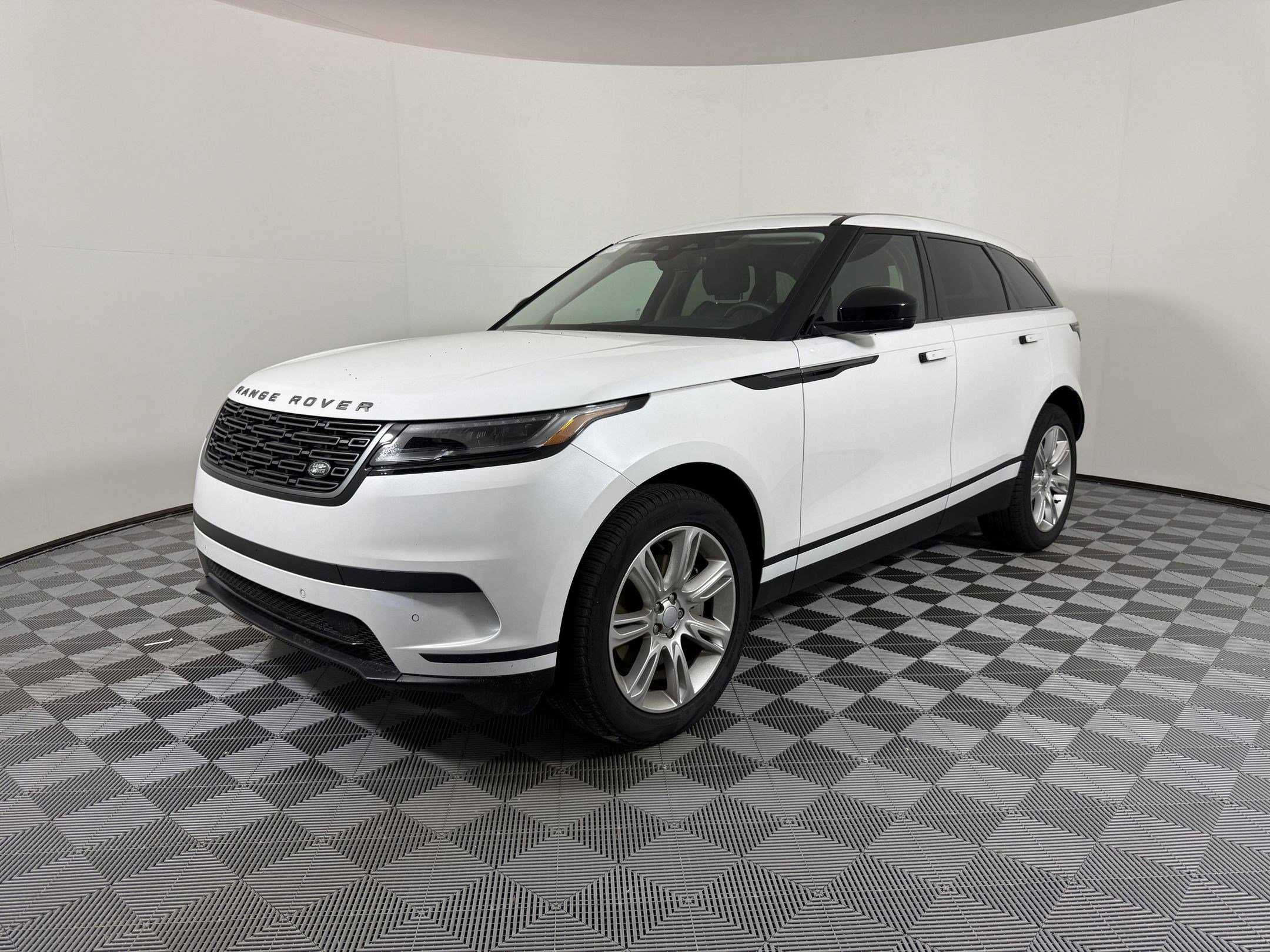 2025 Land Rover Range Rover Velar S