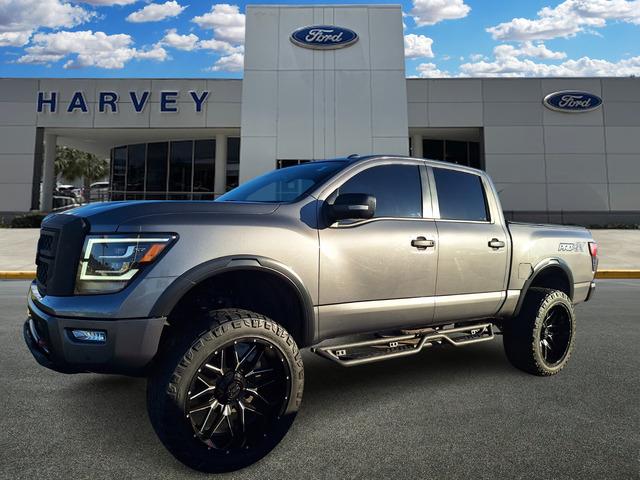 2021 Nissan Titan PRO-4X's photo