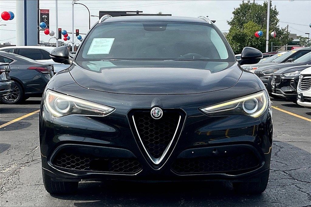 2018 Alfa Romeo Stelvio Base photo 2
