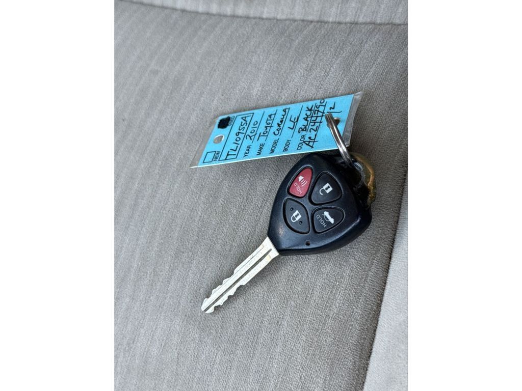 2010 Toyota Corolla Base photo 26