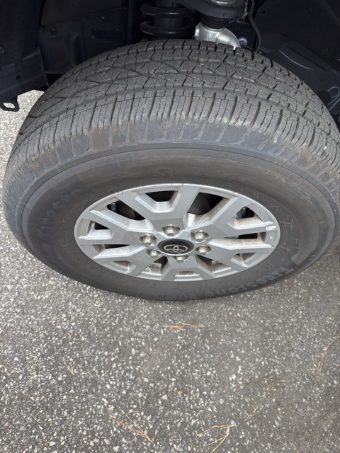 2024 Toyota Tacoma SR5 photo 3