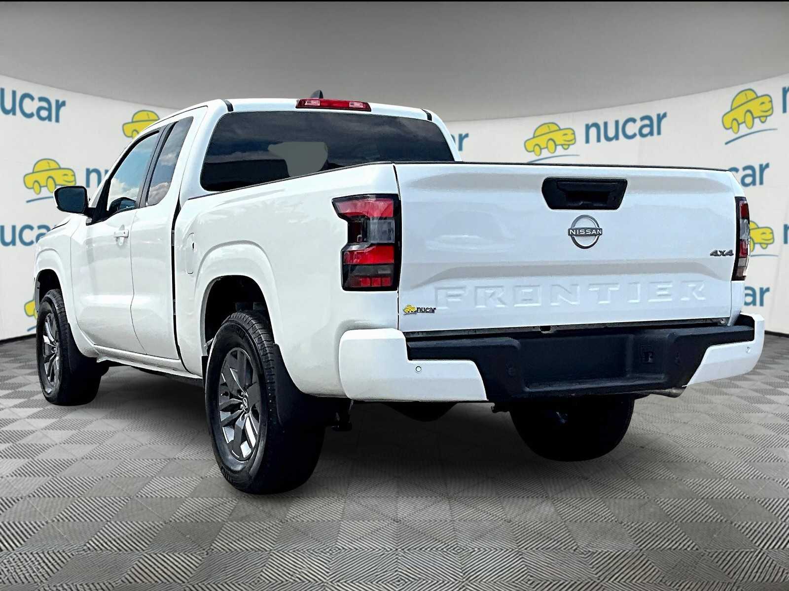 2025 Nissan Frontier SV photo 4