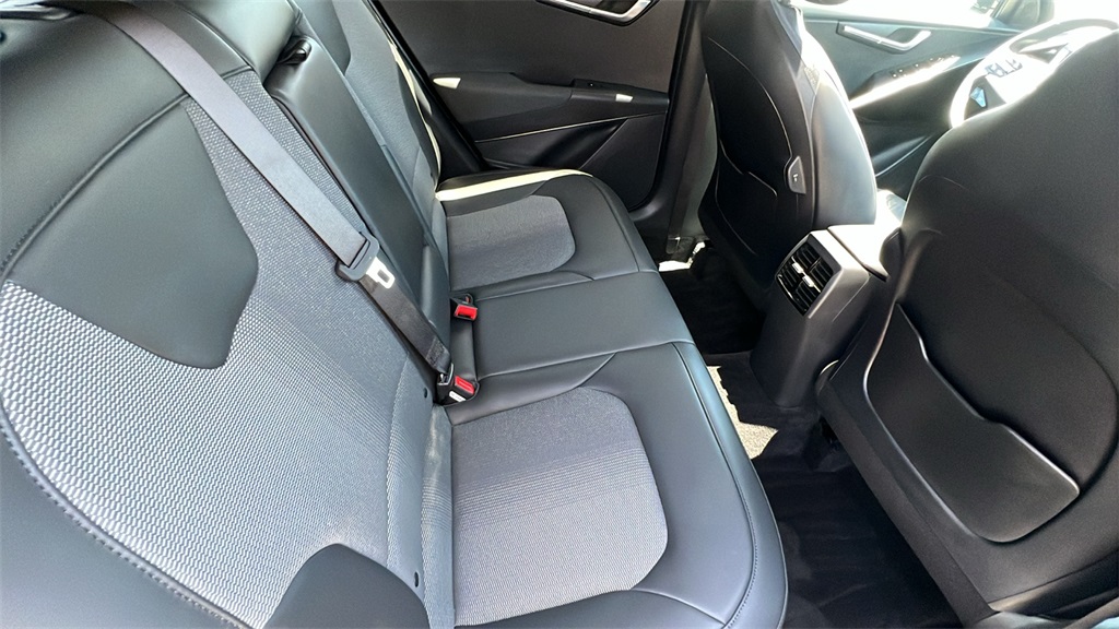 2025 Kia Niro EX Touring photo 15