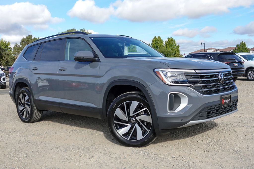 2026 Volkswagen Atlas SE Technology photo 2