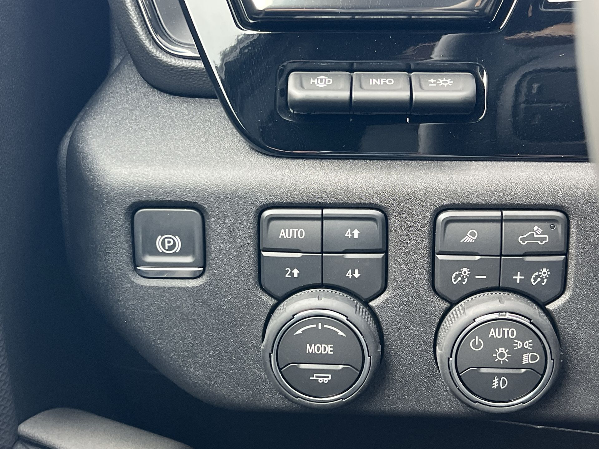 2025 Chevrolet Silverado 2500HD photo 16