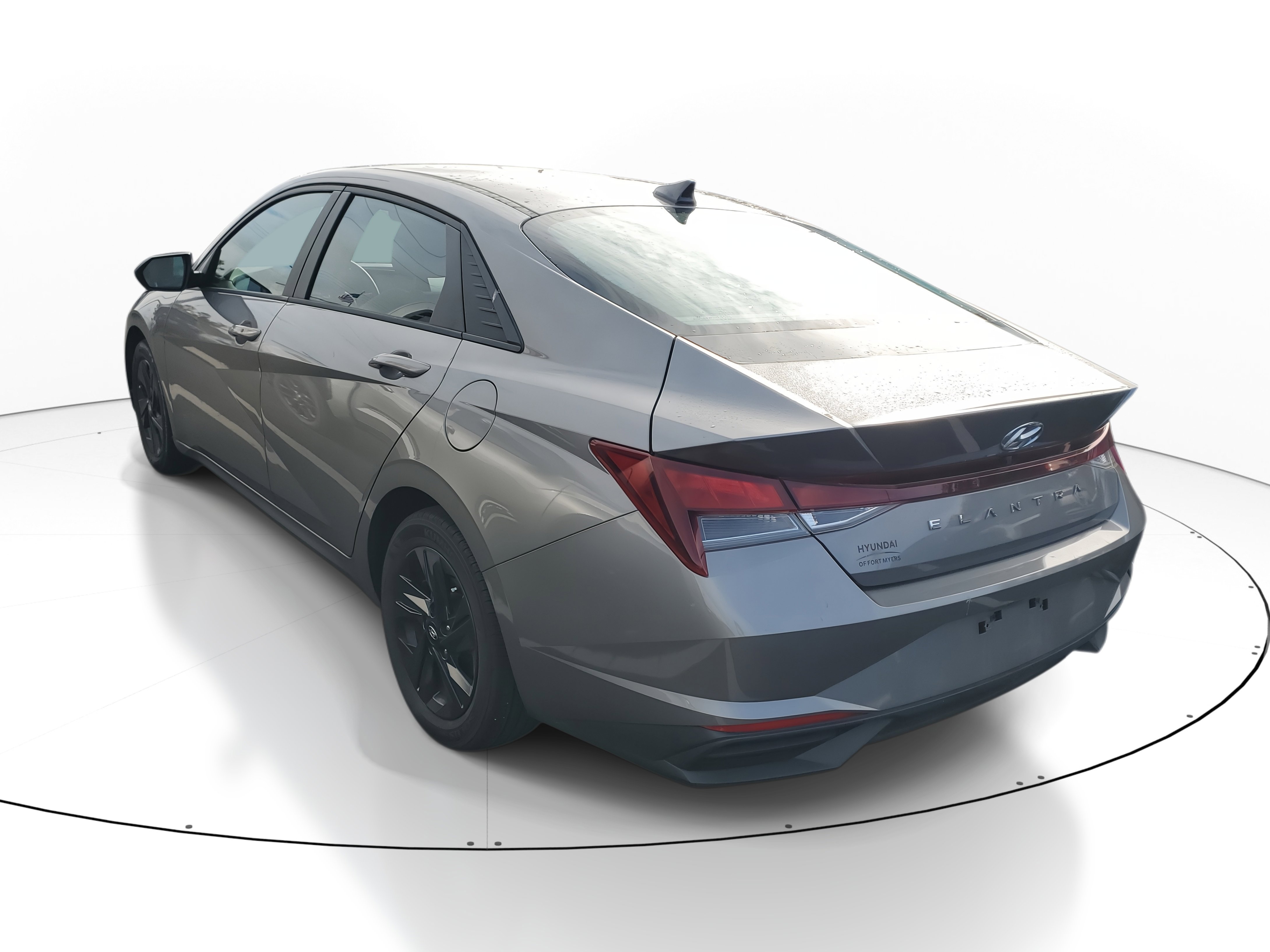 2021 Hyundai Elantra SEL photo 4