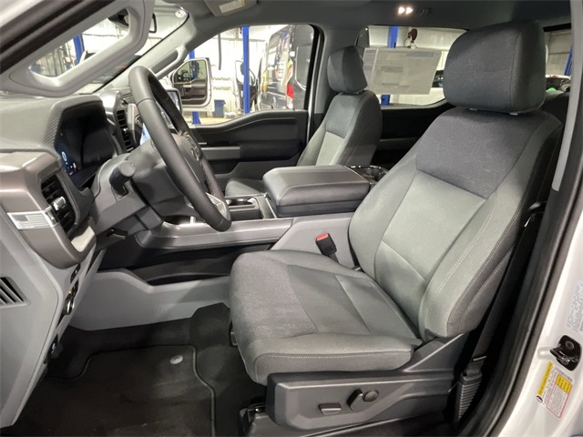 2025 Ford F-150 XLT photo 17