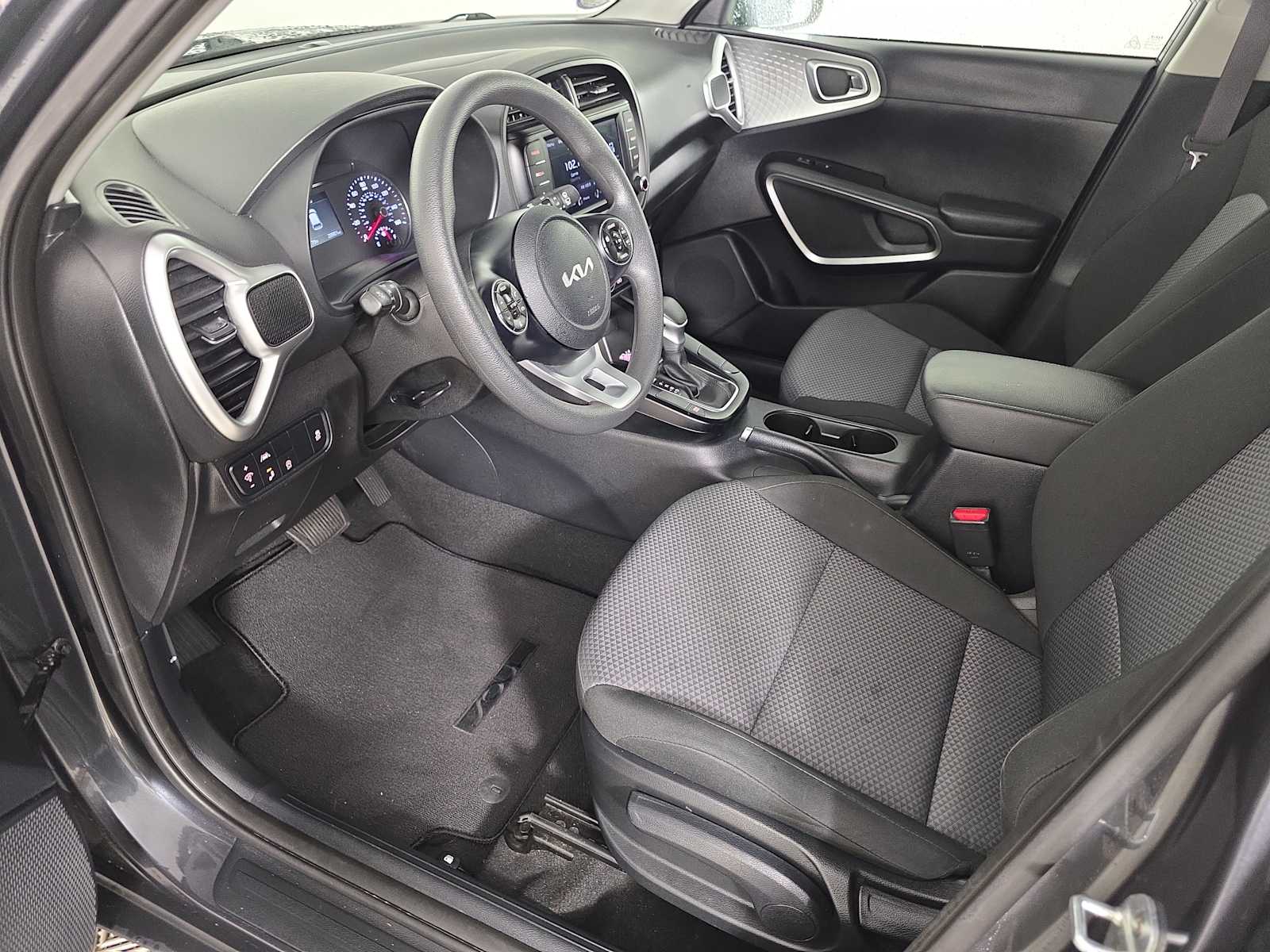 2022 Kia Soul LX photo 10