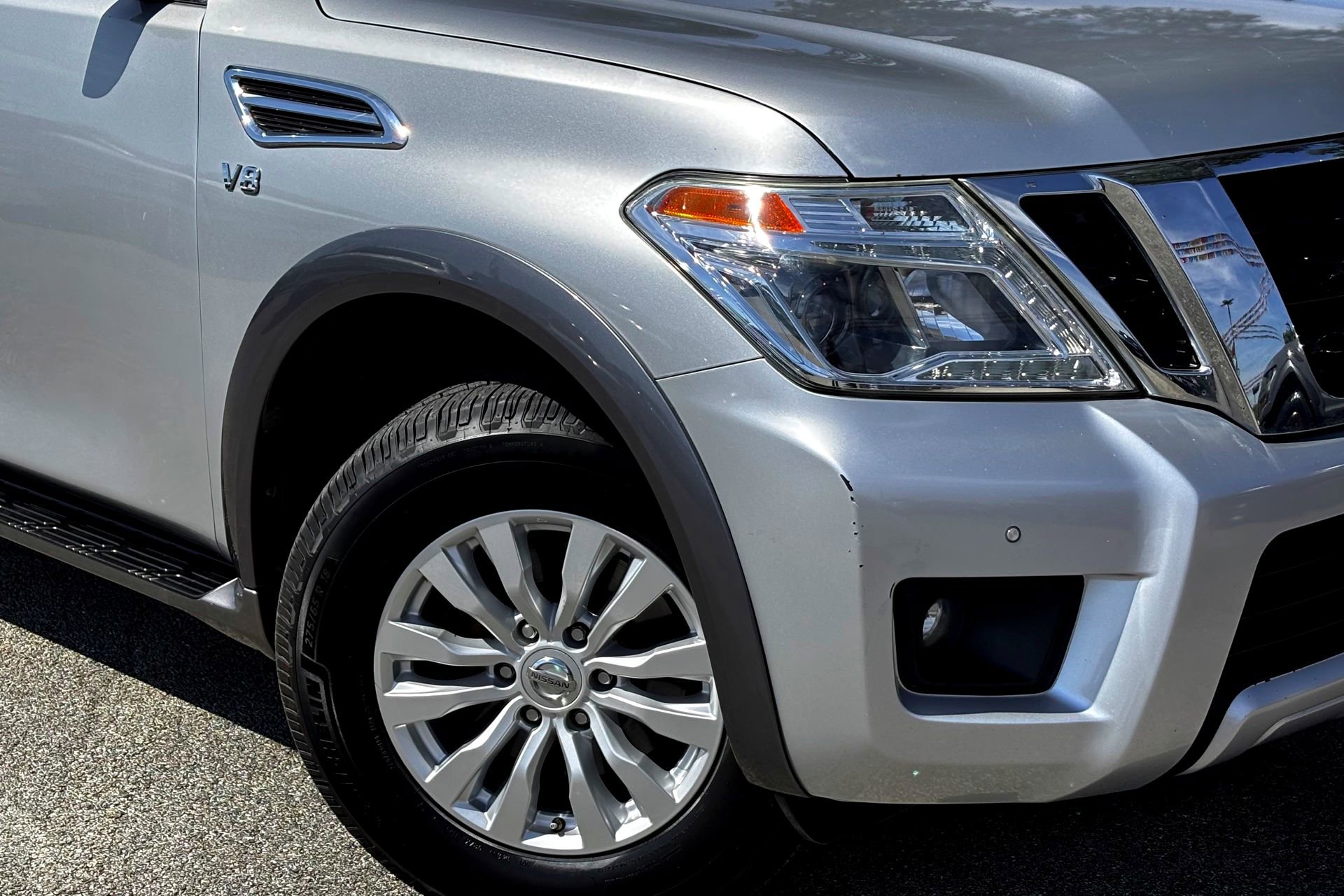 2017 Nissan Armada SV photo 3