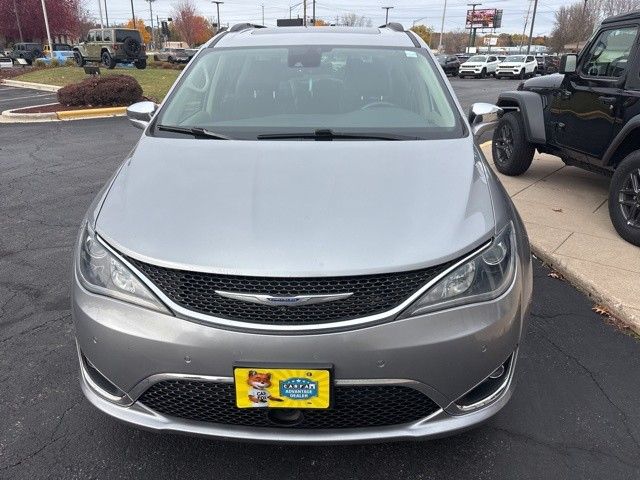2019 Chrysler Pacifica Limited photo 2