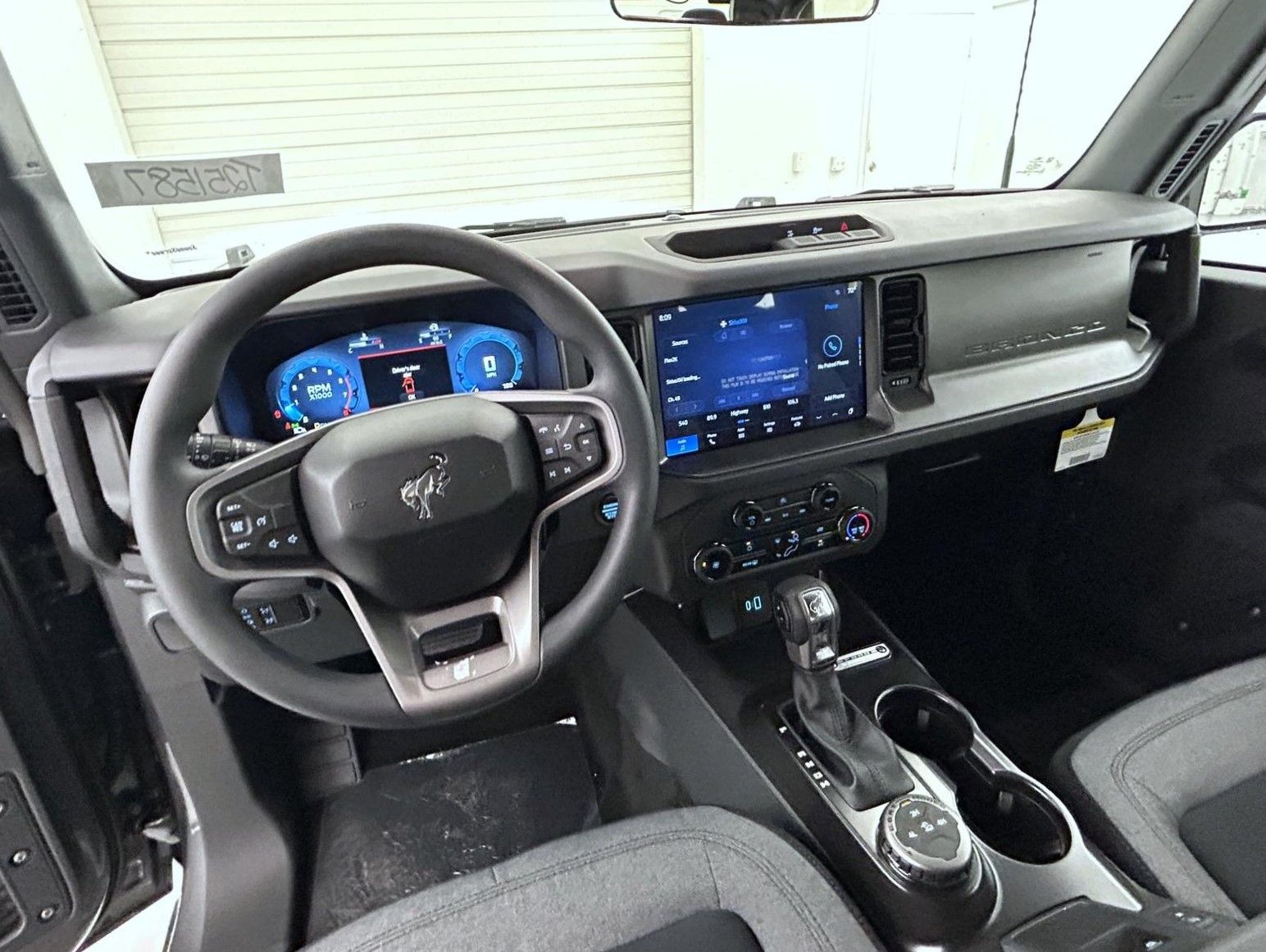 2025 Ford Bronco Base photo 13