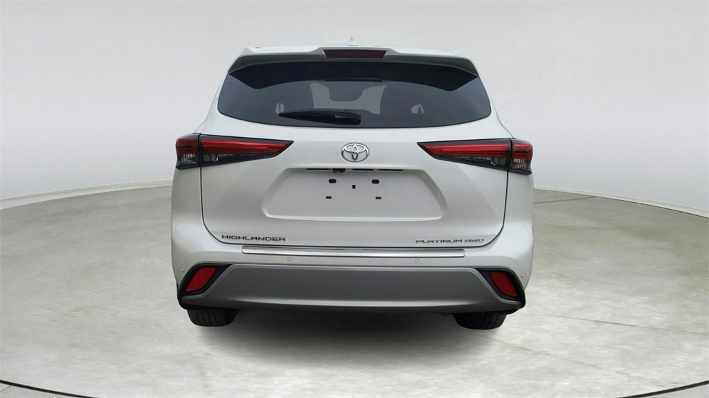 2021 Toyota Highlander Platinum photo 3