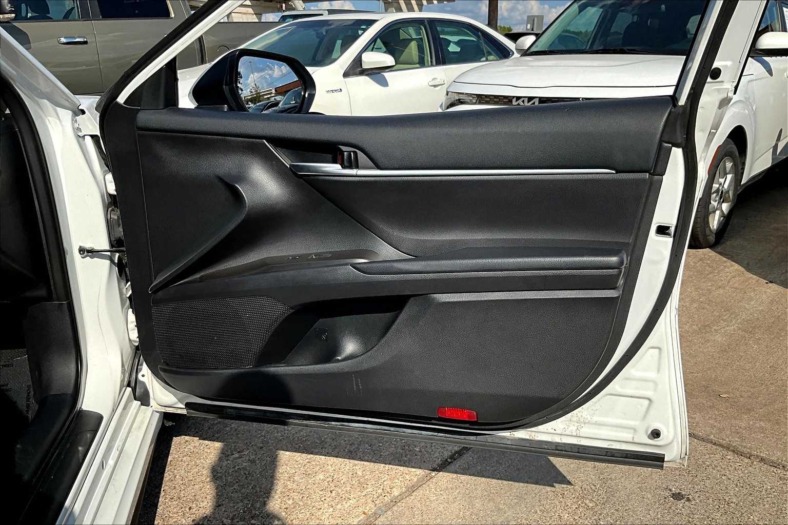 2023 Toyota Camry SE photo 21