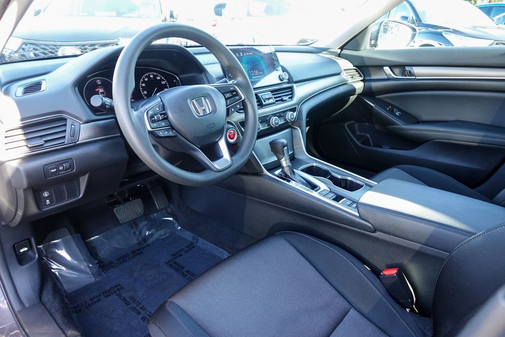 2022 Honda Accord LX photo 11