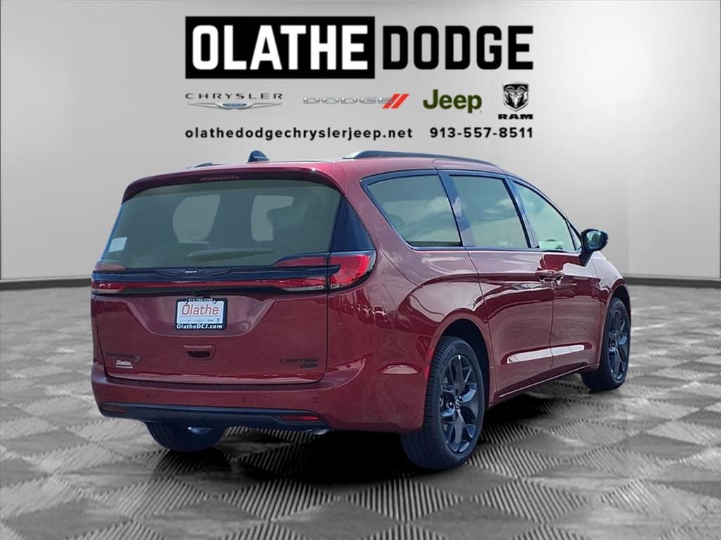 2026 Chrysler Pacifica Limited photo 21