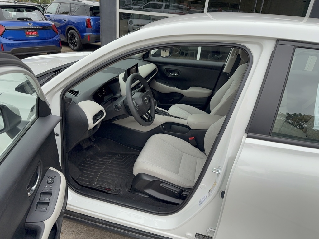 2023 Honda HR-V LX photo 4