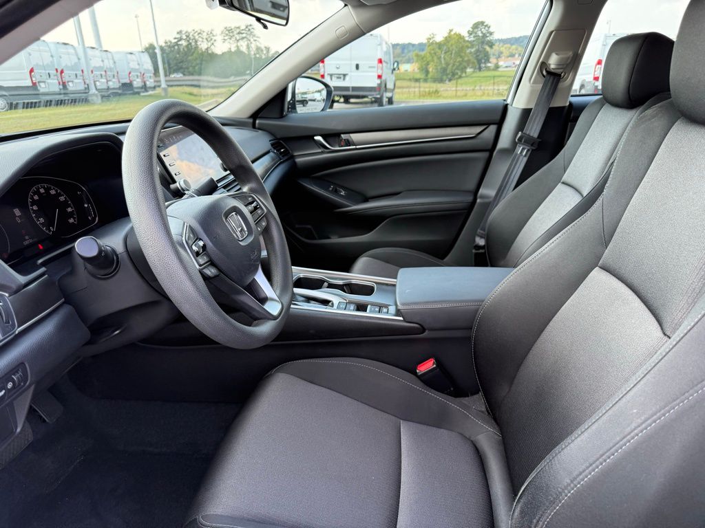 2022 Honda Accord LX photo 9