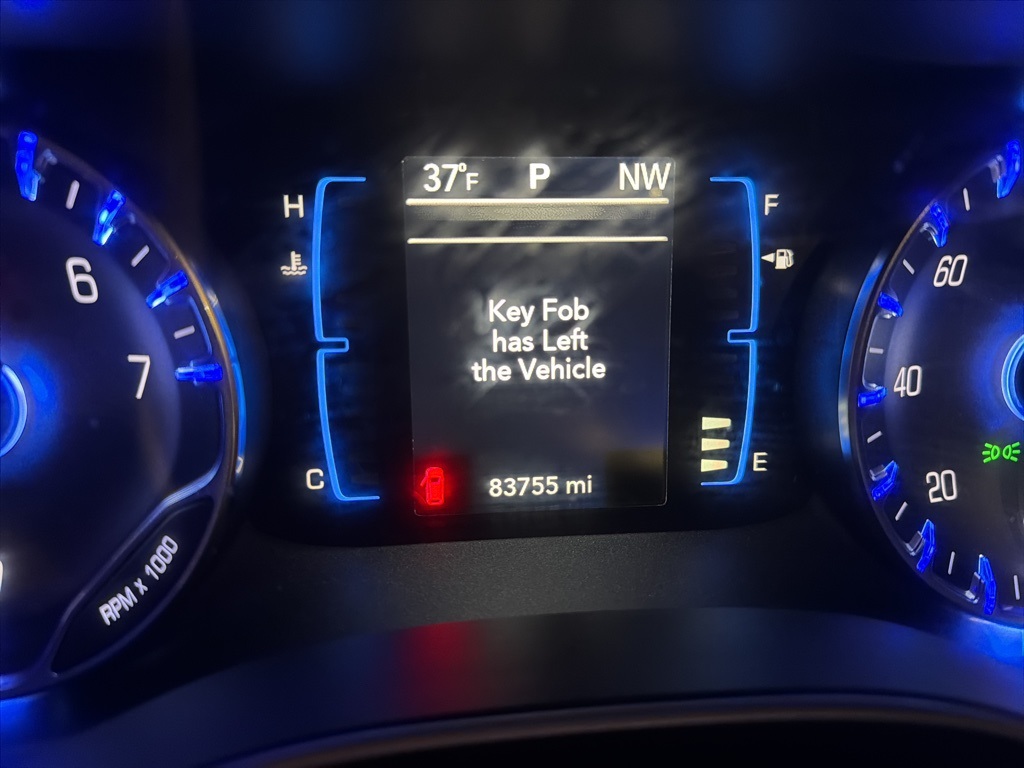 2017 Chrysler Pacifica Touring's photo