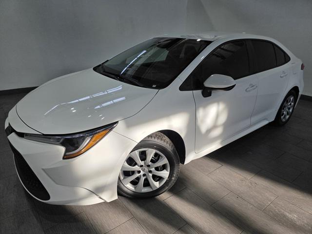 2021 Toyota Corolla LE's photo