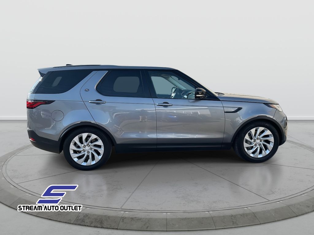 2024 Land Rover Discovery S photo 4