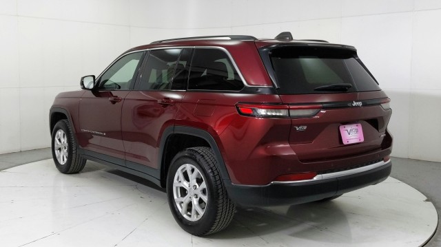 Used 2023 RED Jeep Limited image 3