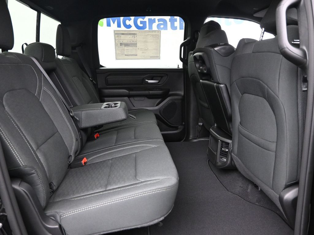 2025 Ram 1500 Tradesman photo 6