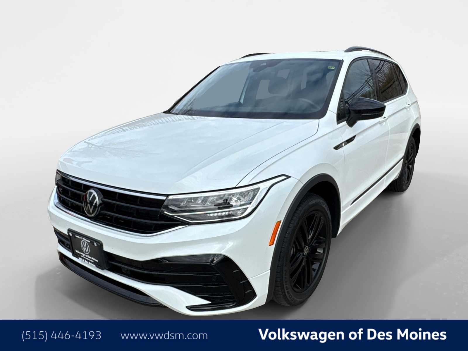 2022 Volkswagen Tiguan SE R-LINE BLACK's photo