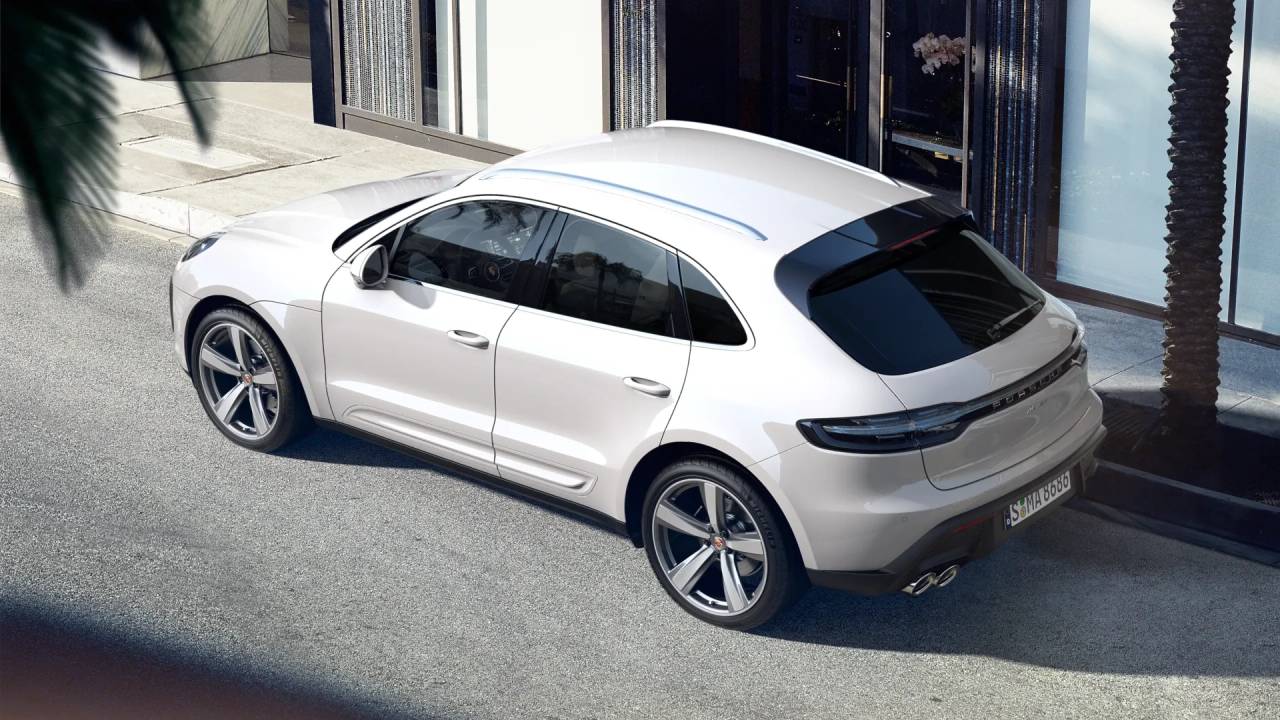 2025 Porsche Macan T photo 4