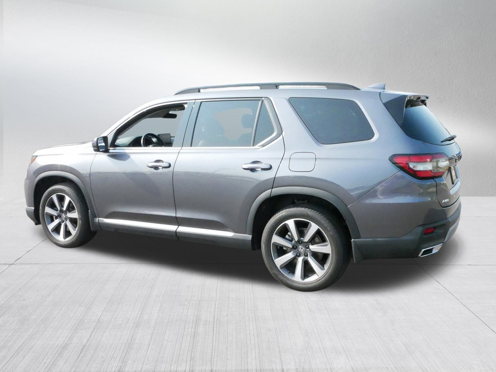 2023 Honda Pilot Touring photo 5