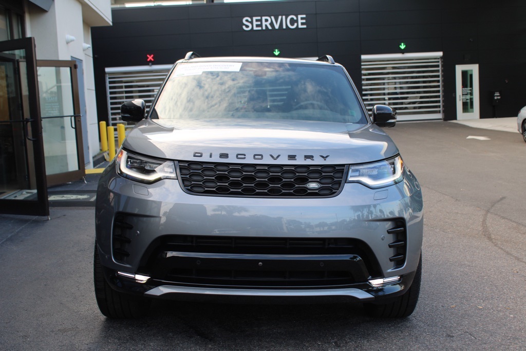 2025 Land Rover Discovery SE photo 3