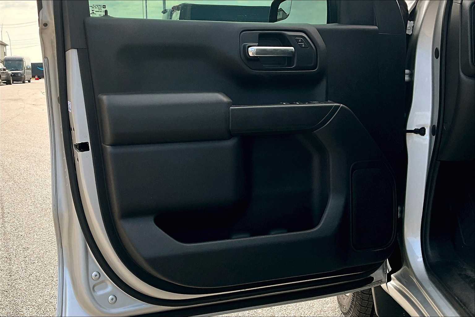 2019 Chevrolet Silverado 1500 Custom photo 16